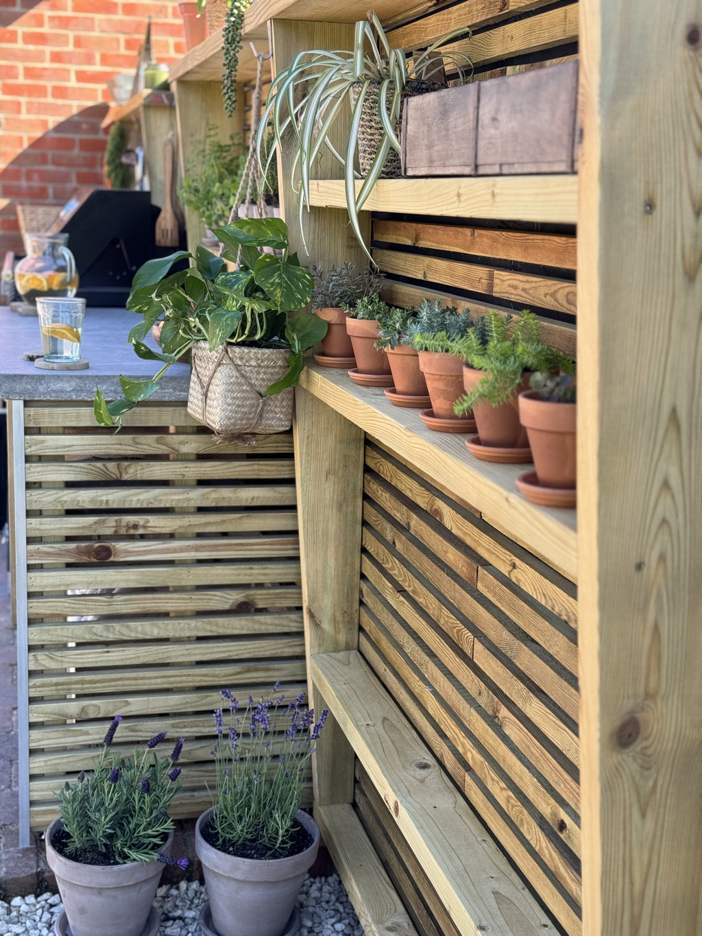 Digital Landscaping Guide - How to Build a Concrete Worktop - PDF Download