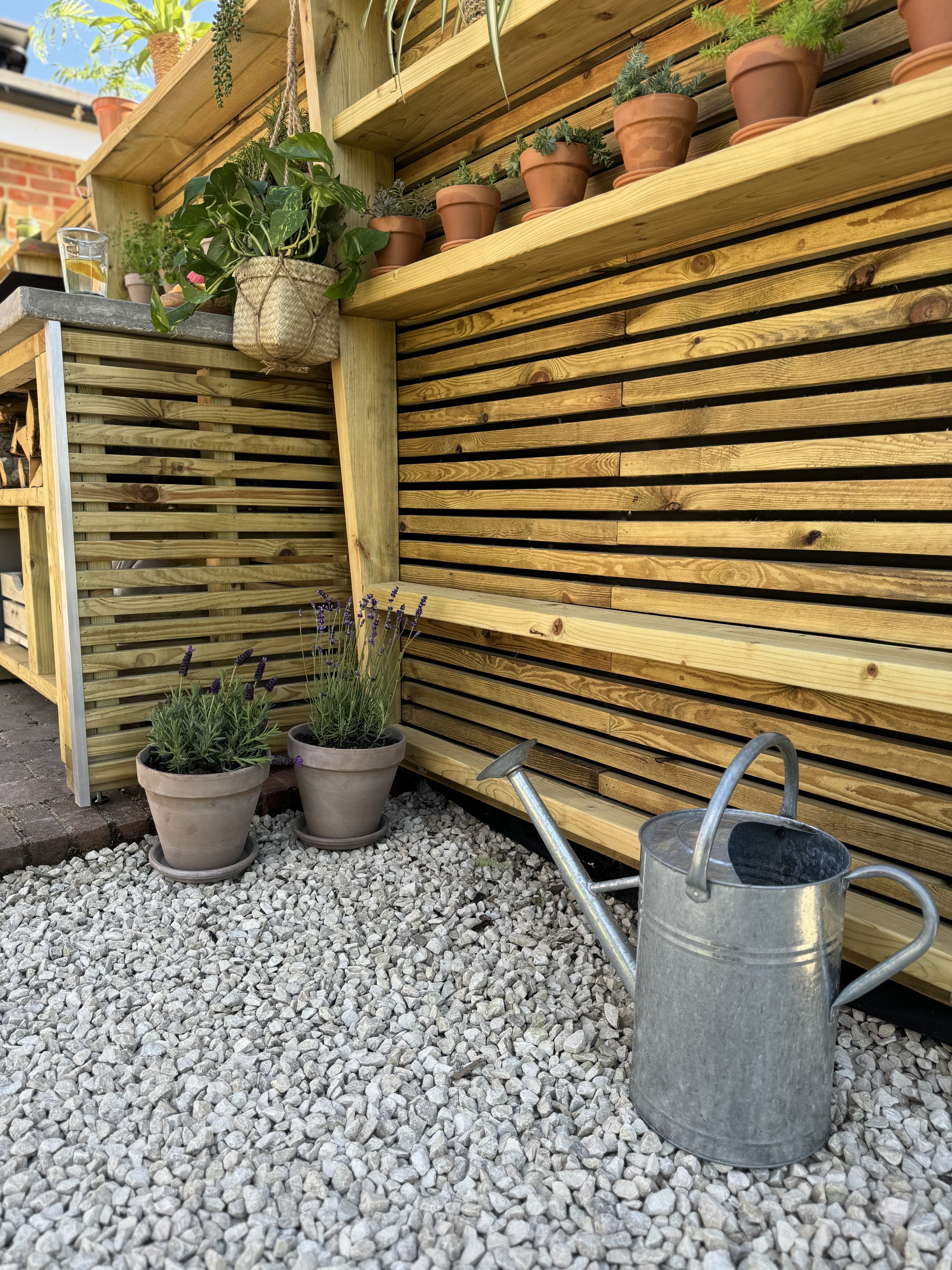 Digital Landscaping Guide - How to Build a Concrete Worktop - PDF Download