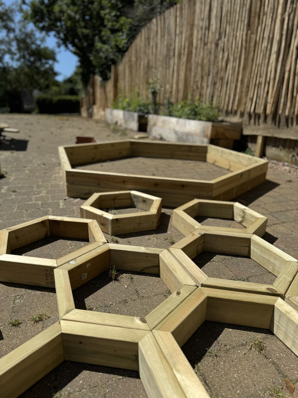 Digital Landscaping Guide - How to Build a Feature Insect Hotel - PDF Download