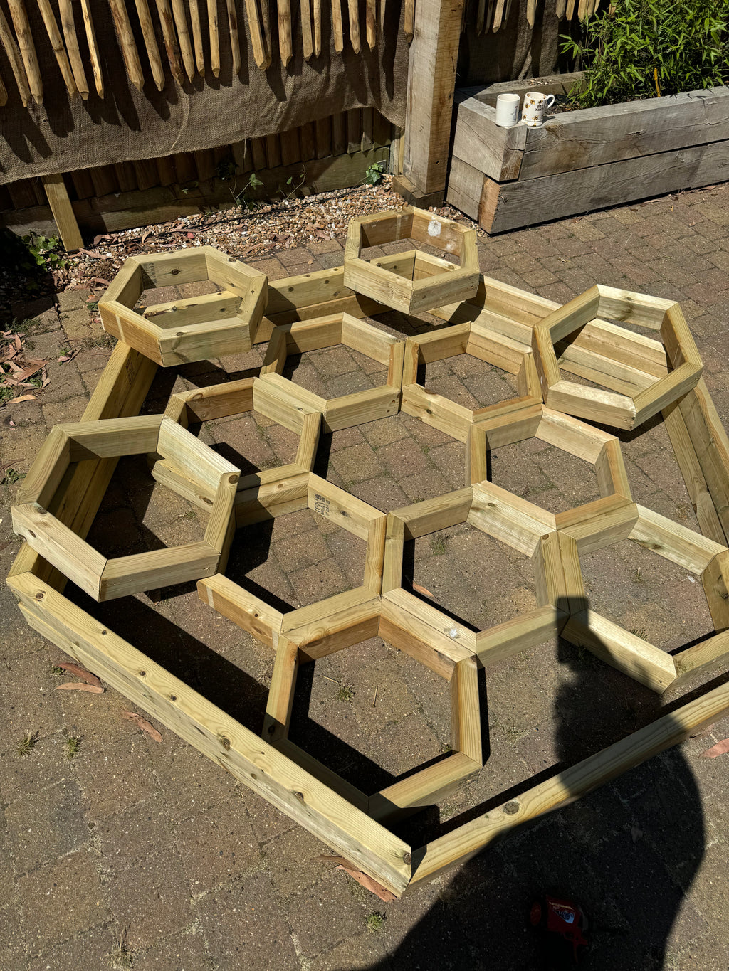 Digital Landscaping Guide - How to Build a Feature Insect Hotel - PDF Download