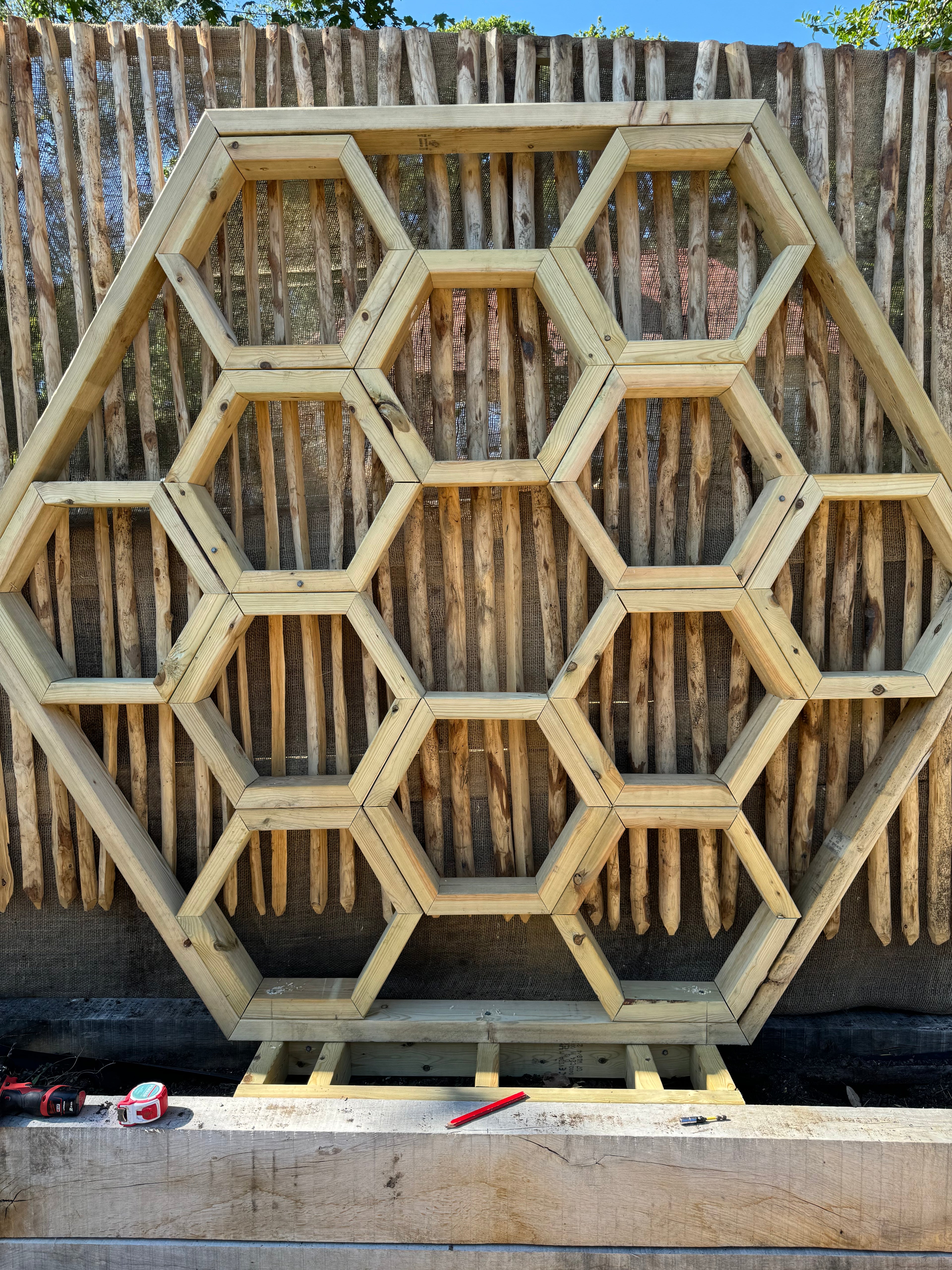 Digital Landscaping Guide - How to Build a Feature Insect Hotel - PDF Download