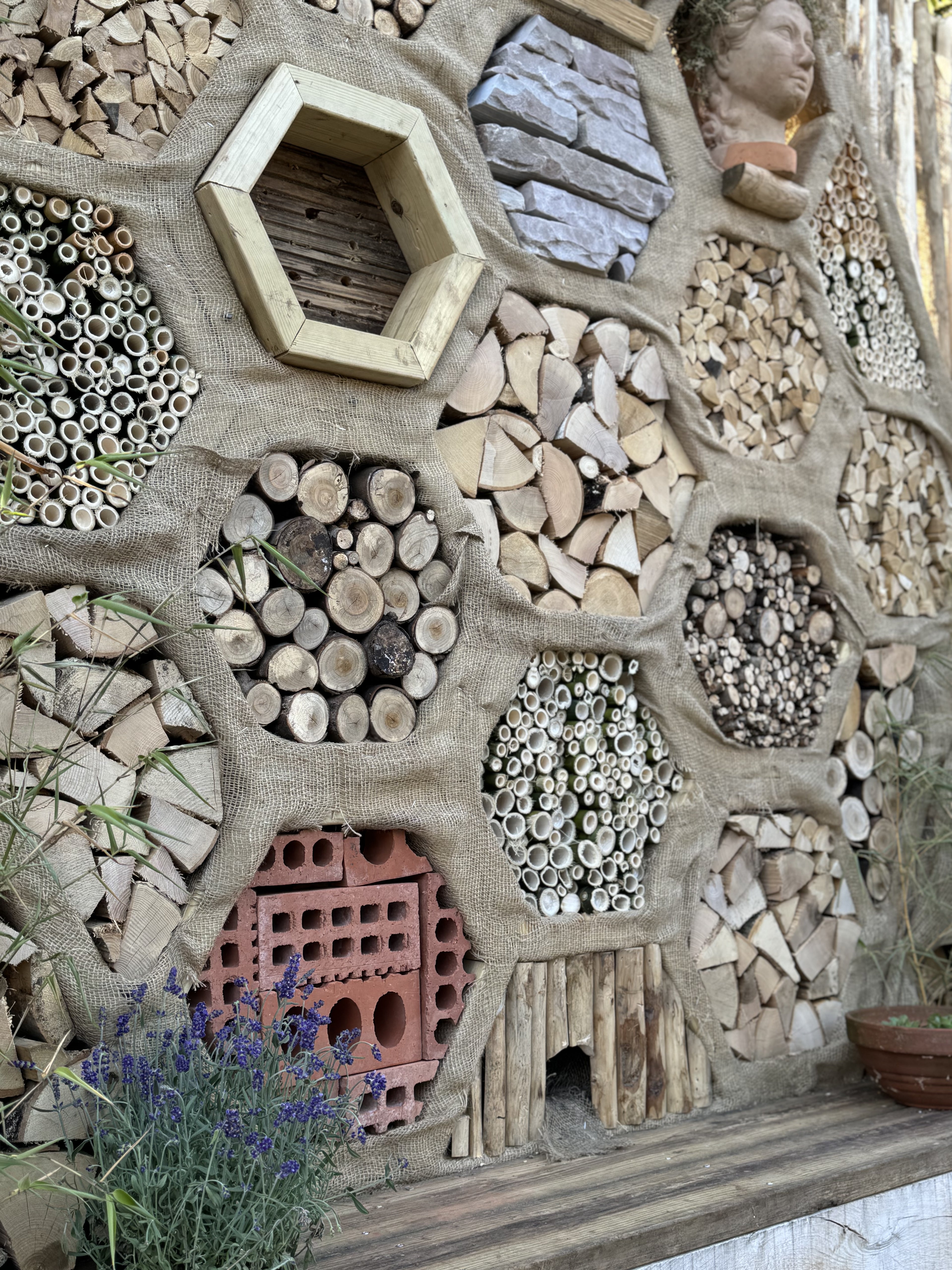 Digital Landscaping Guide - How to Build a Feature Insect Hotel - PDF Download