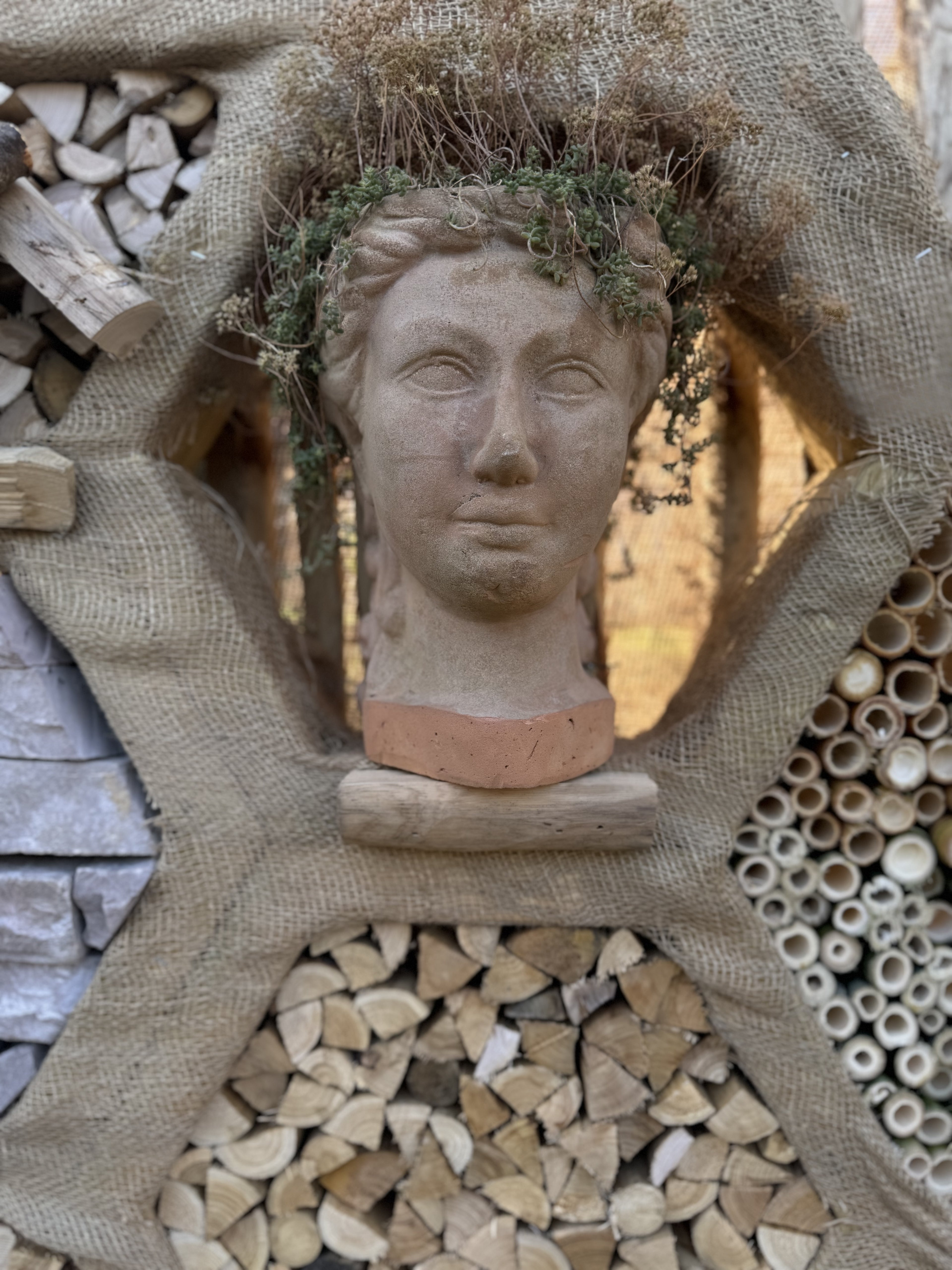 Digital Landscaping Guide - How to Build a Feature Insect Hotel - PDF Download