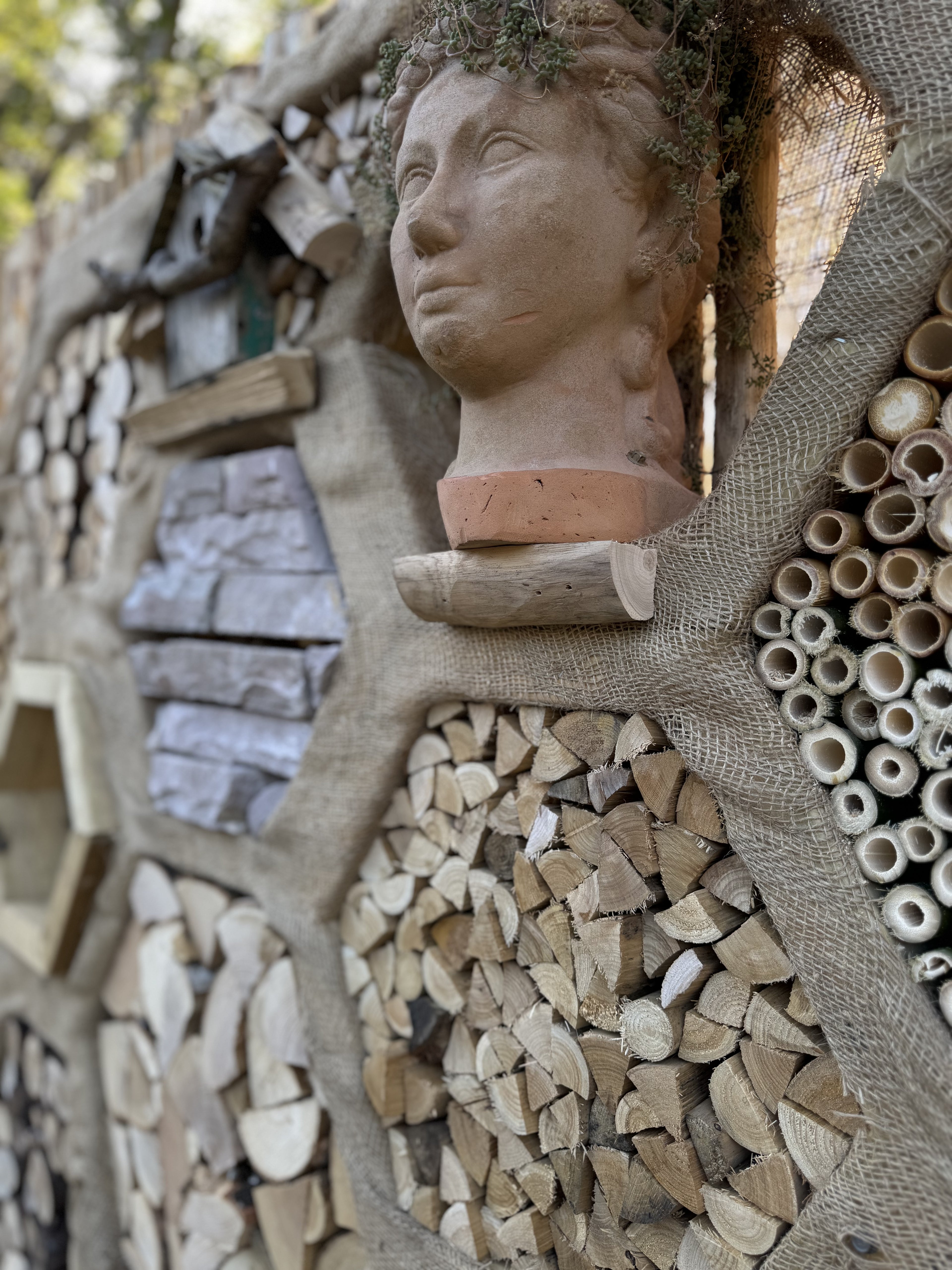 Digital Landscaping Guide - How to Build a Feature Insect Hotel - PDF Download