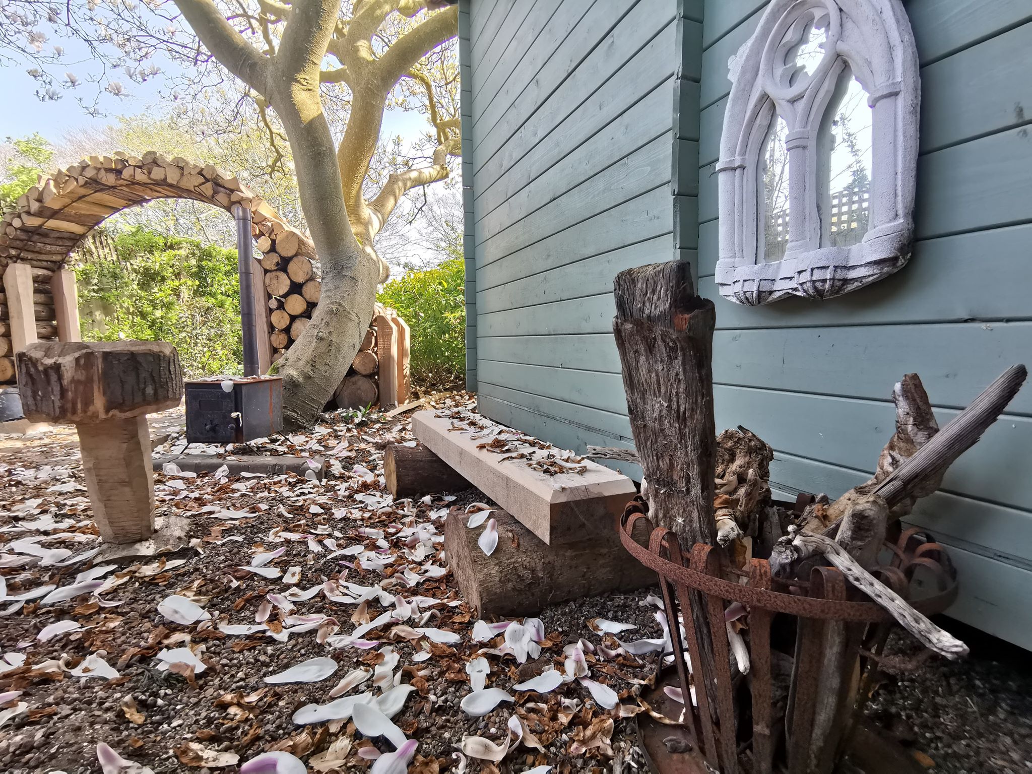 Digital Landscaping Guide - How to Build a Log Archway - PDF Download