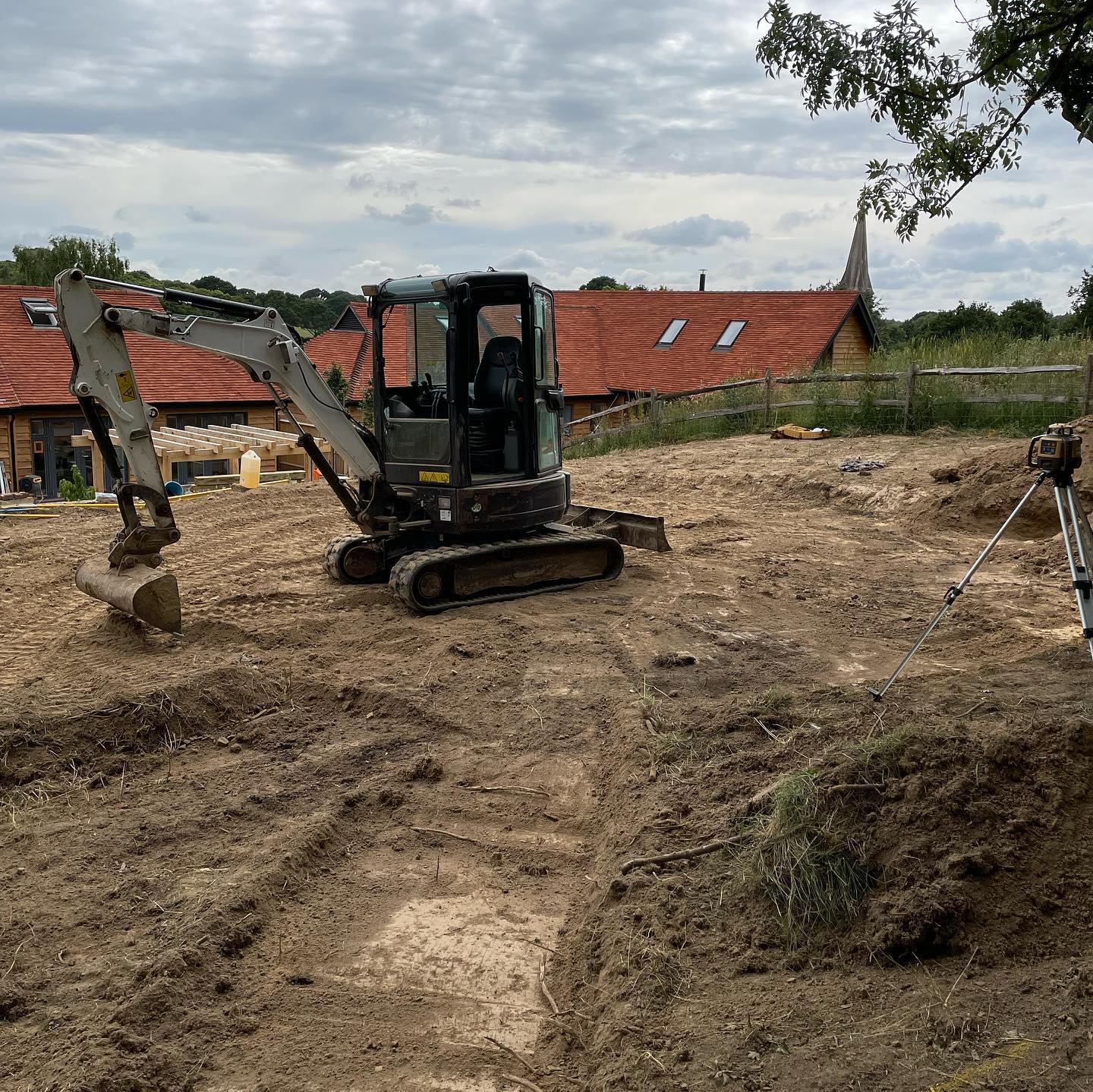 Digital Landscaping Guide - How to Build a Wildlife Pond - PDF Download