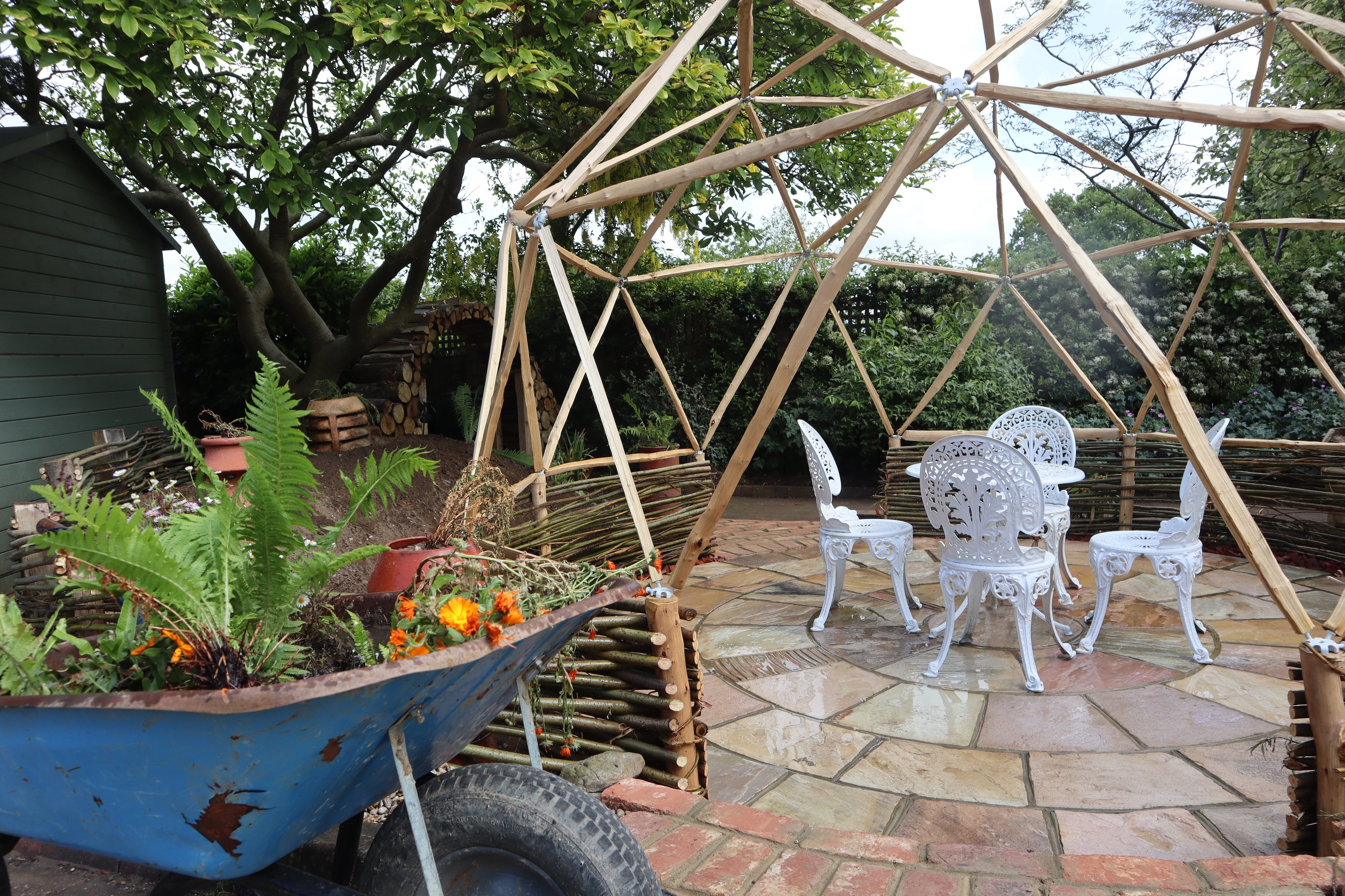 Digital Landscaping Guide - How to Build a Geodesic Dome - PDF Download