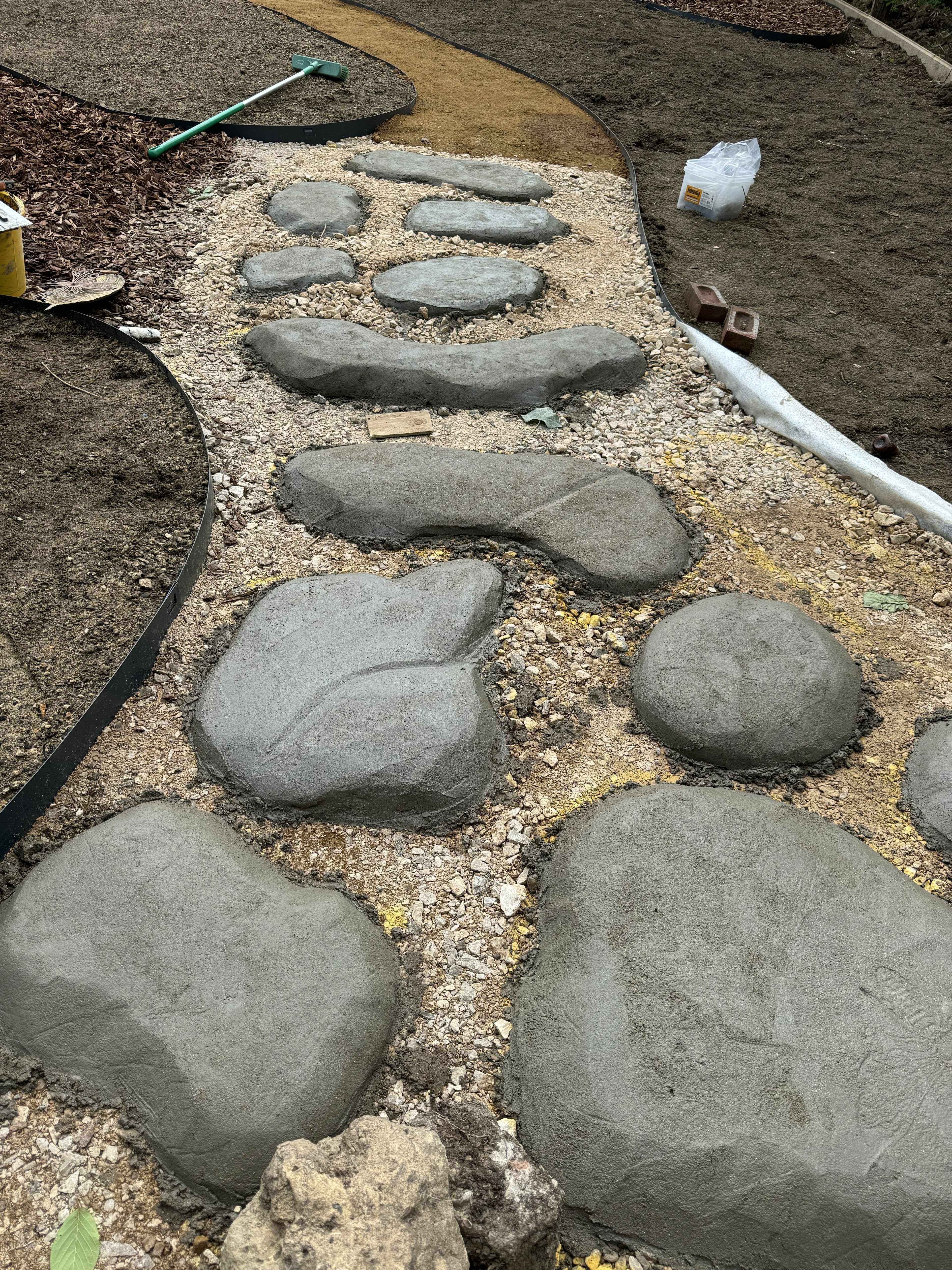Digital Landscaping Guide - How to Build Your Own Stepping Stones - PDF Download