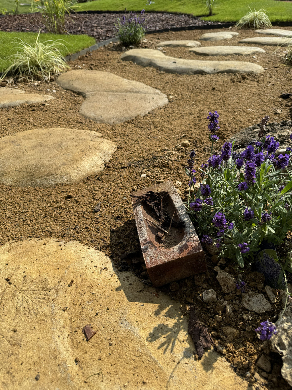 Digital Landscaping Guide - How to Build Your Own Stepping Stones - PDF Download