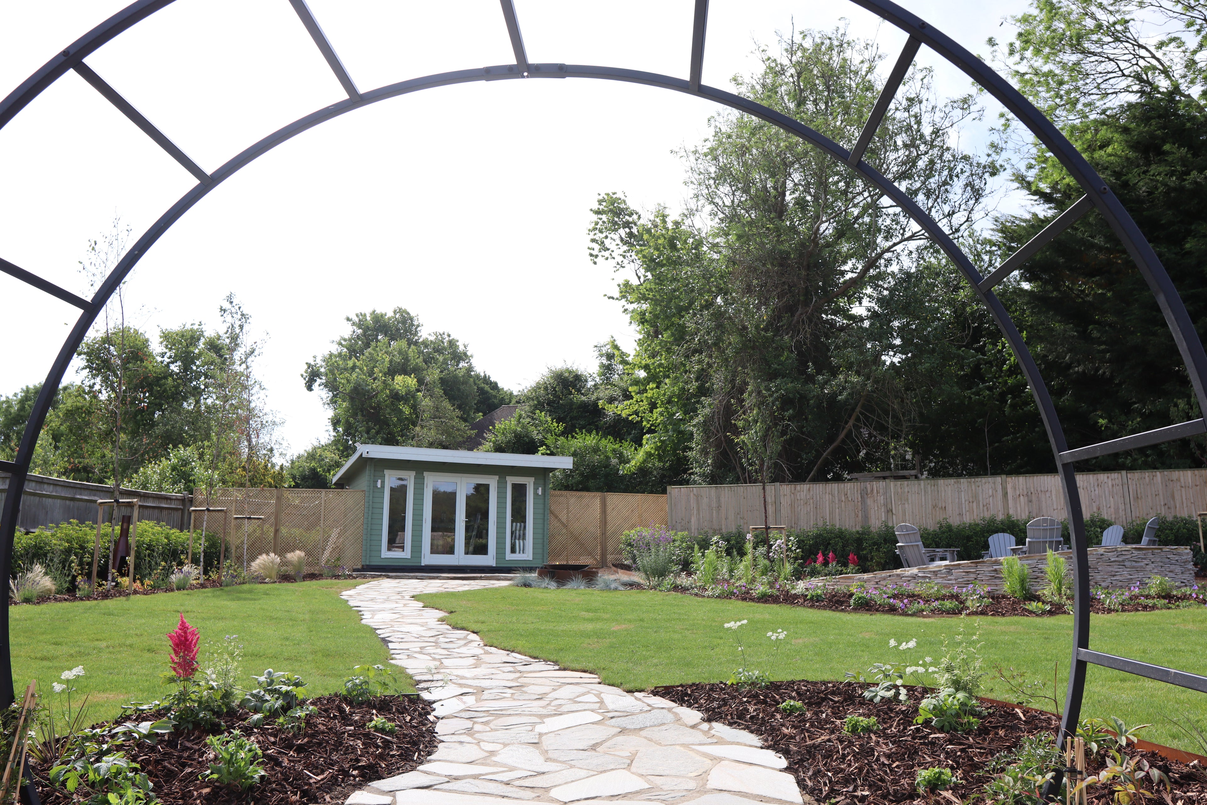 Digital Landscaping Guide - How to Build a Paddle Stone Pathway