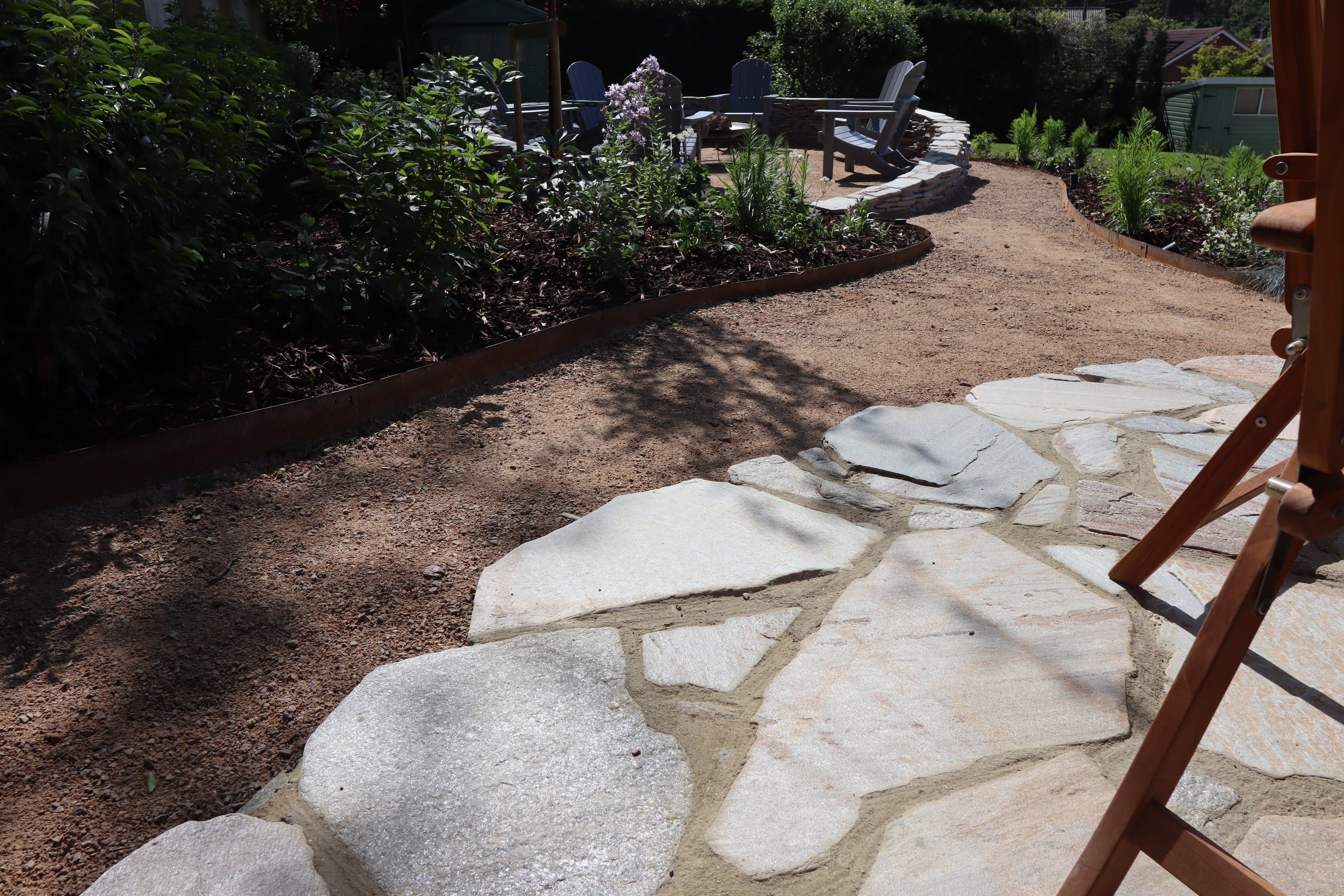 Digital Landscaping Guide - How to Build a Paddle Stone Pathway
