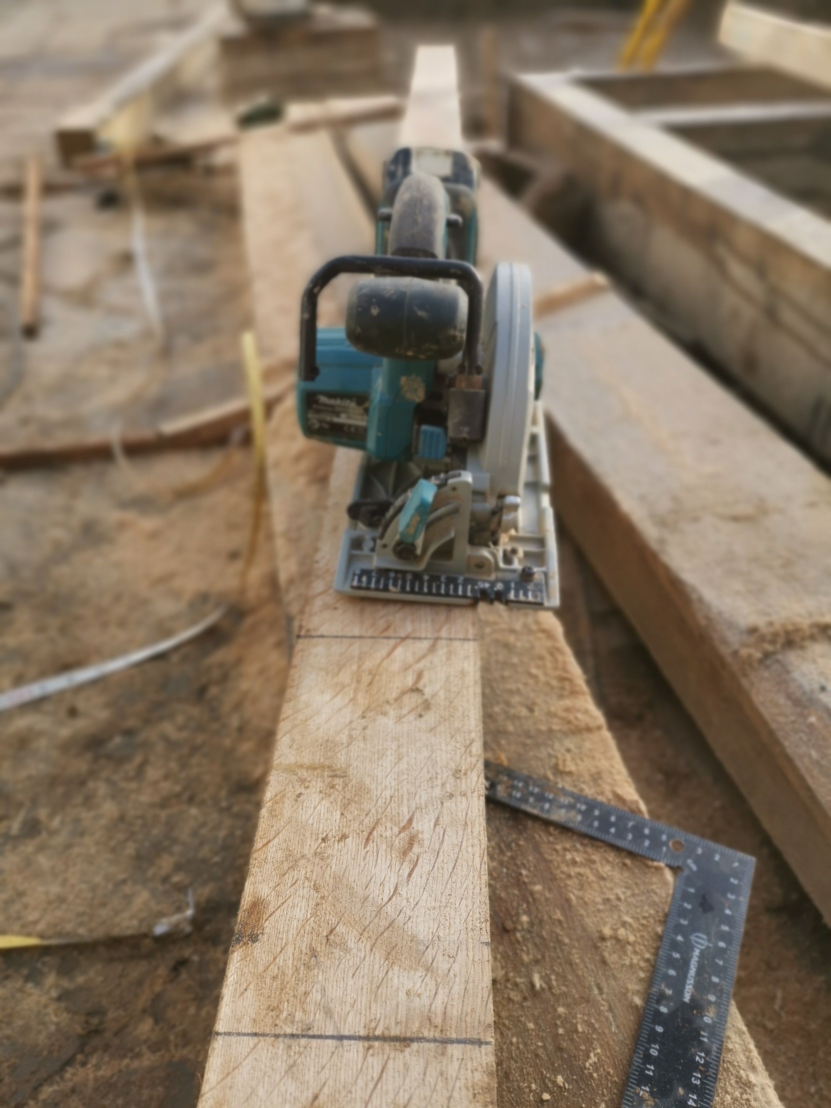 Digital Landscaping Guide - How to Build an Earth Rammed Wall - PDF Download