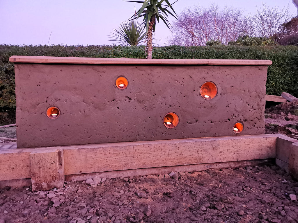 Digital Landscaping Guide - How to Build an Earth Rammed Wall - PDF Download