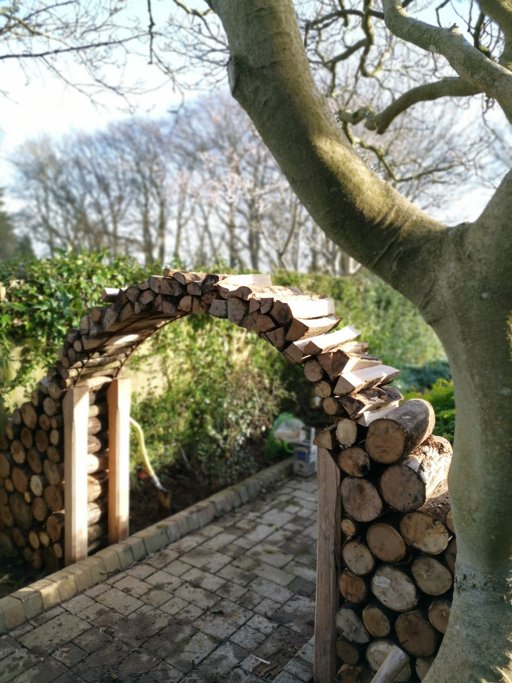 Digital Landscaping Guide - How to Build a Log Archway - PDF Download