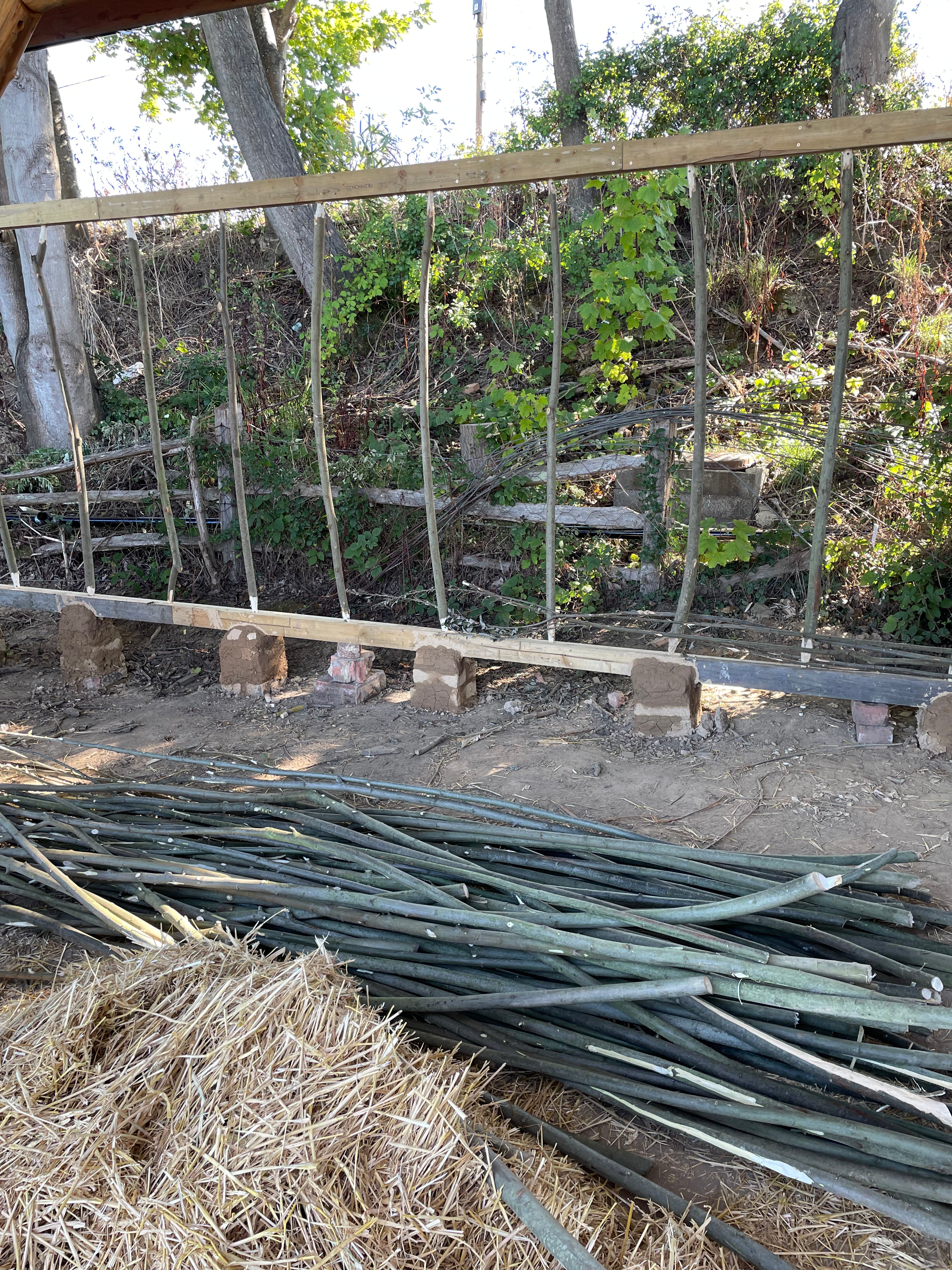 Digital Landscaping Guide - How to Build a Wattle & Daub Wall - PDF Download