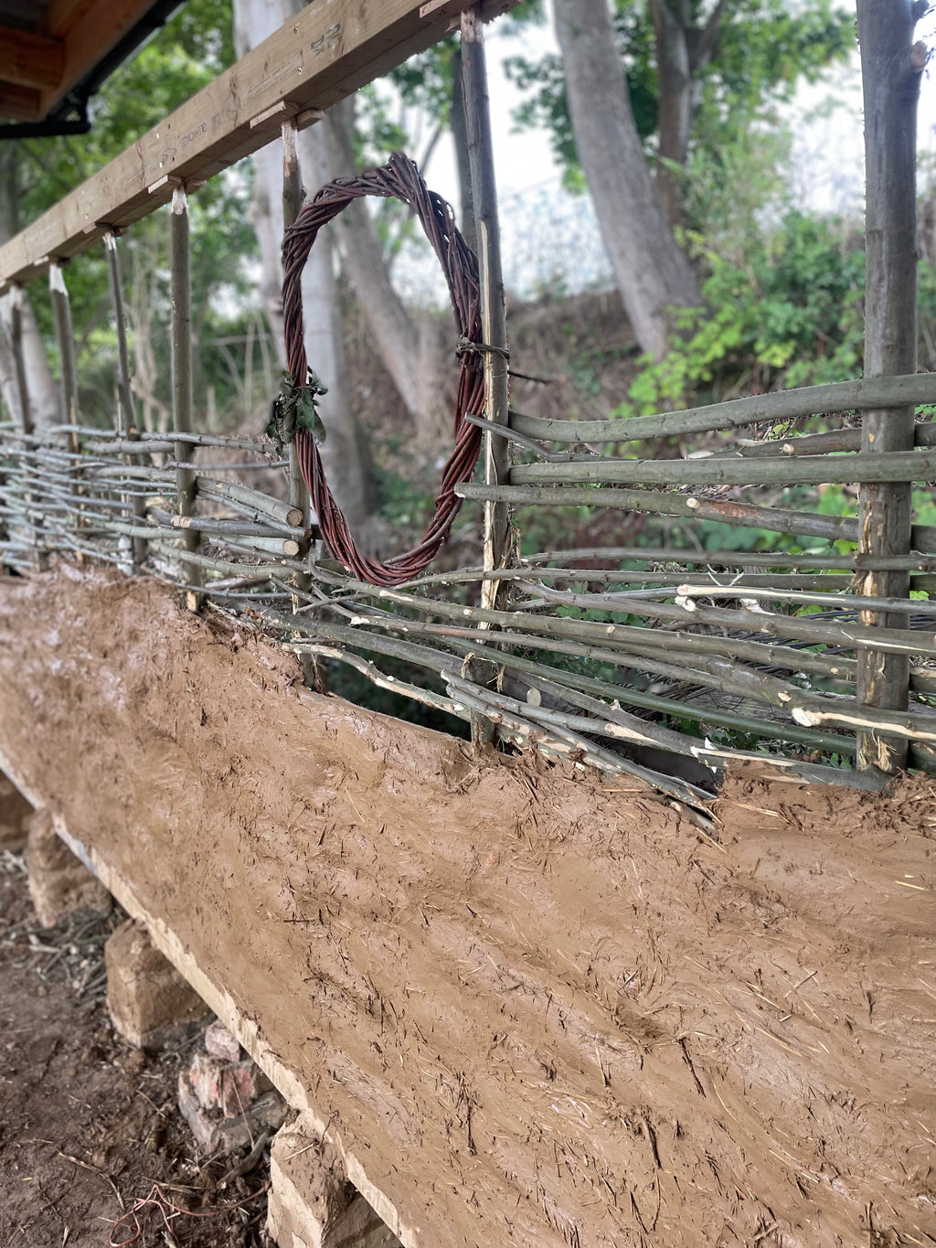 Digital Landscaping Guide - How to Build a Wattle & Daub Wall - PDF Download