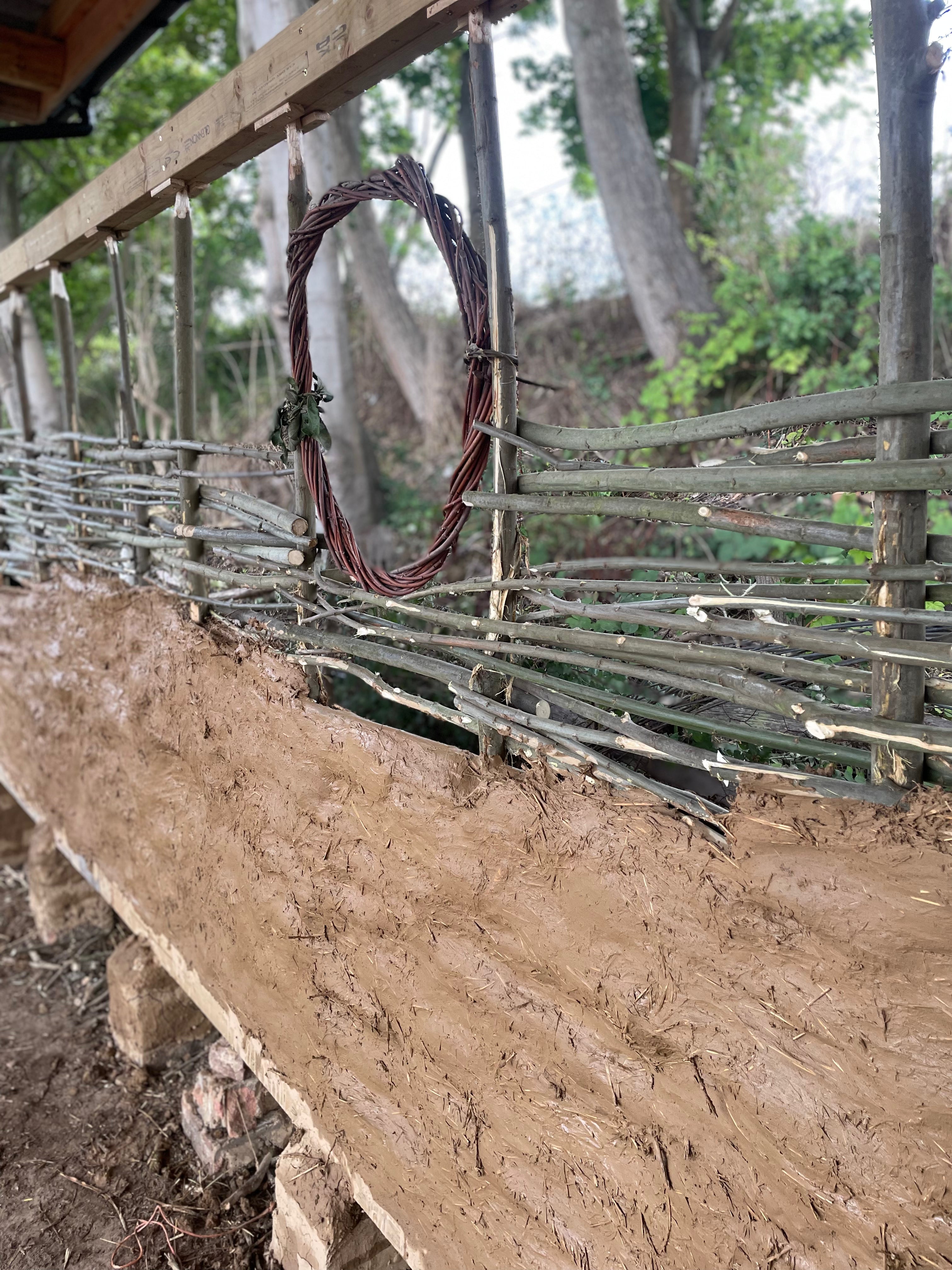 Digital Landscaping Guide - How to Build a Wattle & Daub Wall - PDF Download