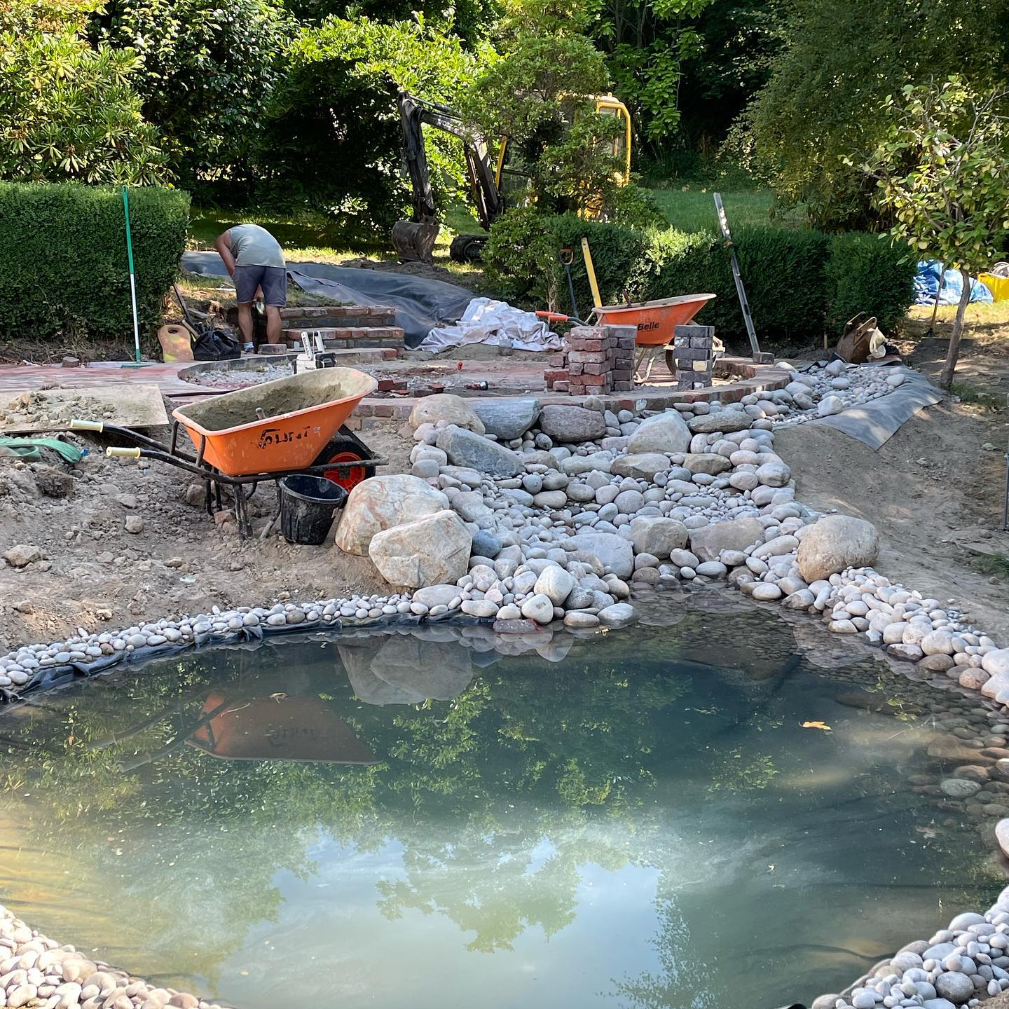 Digital Landscaping Guide - How to Build a Wildlife Pond - PDF Download