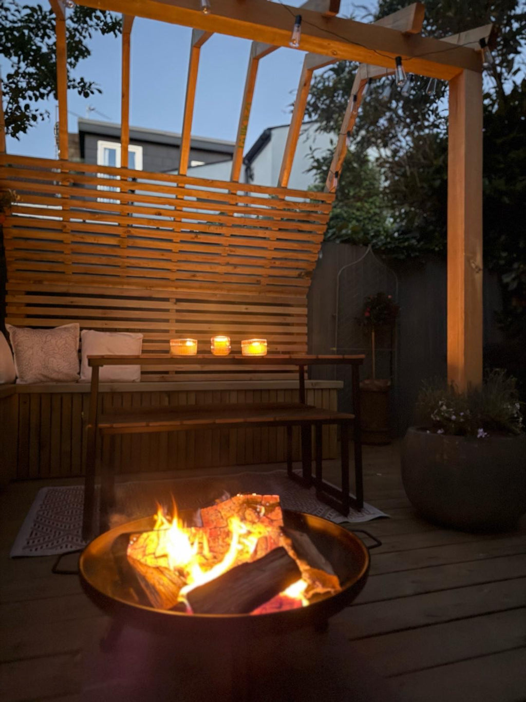 Digital Landscaping Guide - How to Build a Feature Pergola - PDF Download