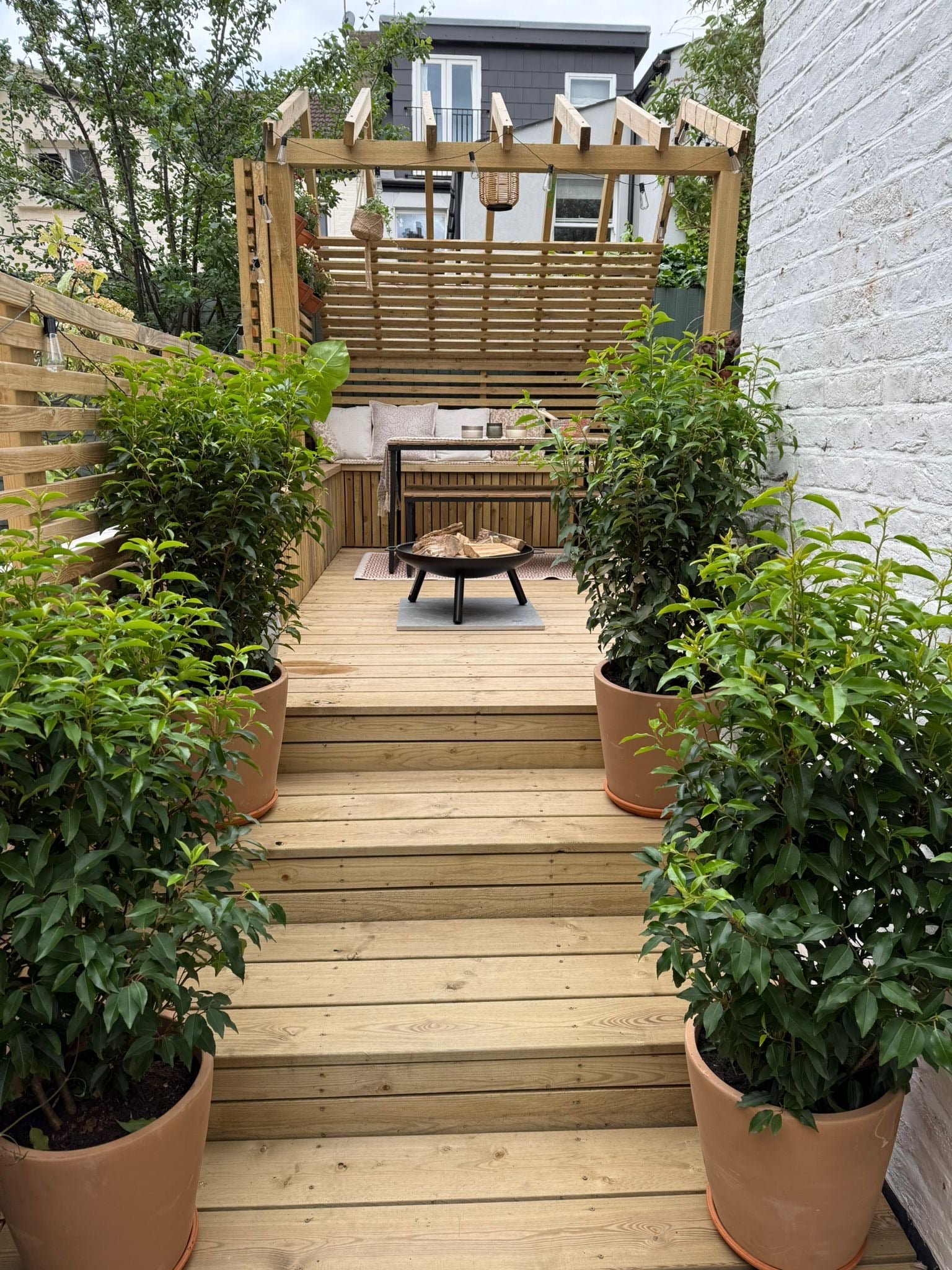 Digital Landscaping Guide - How to Build a Feature Pergola - PDF Download