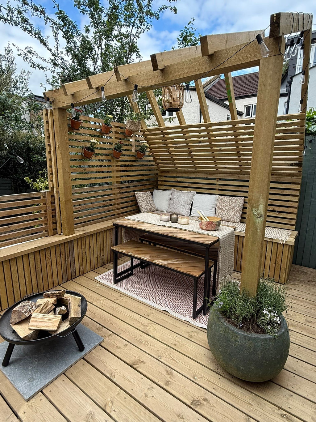 Digital Landscaping Guide - How to Build a Feature Pergola - PDF Download